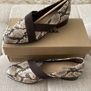 Clarks Juliet Dahlia Taupe Snake Flat